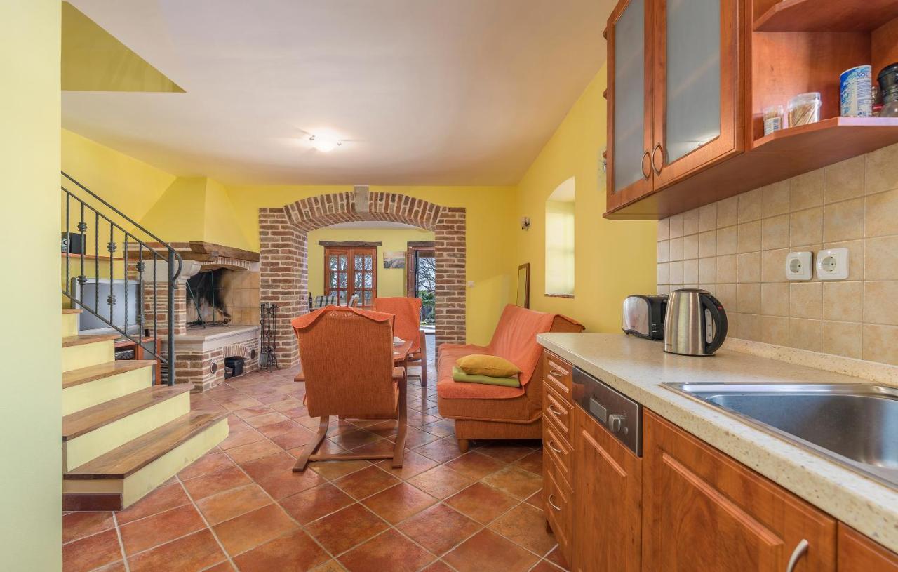 Holiday House Harmony